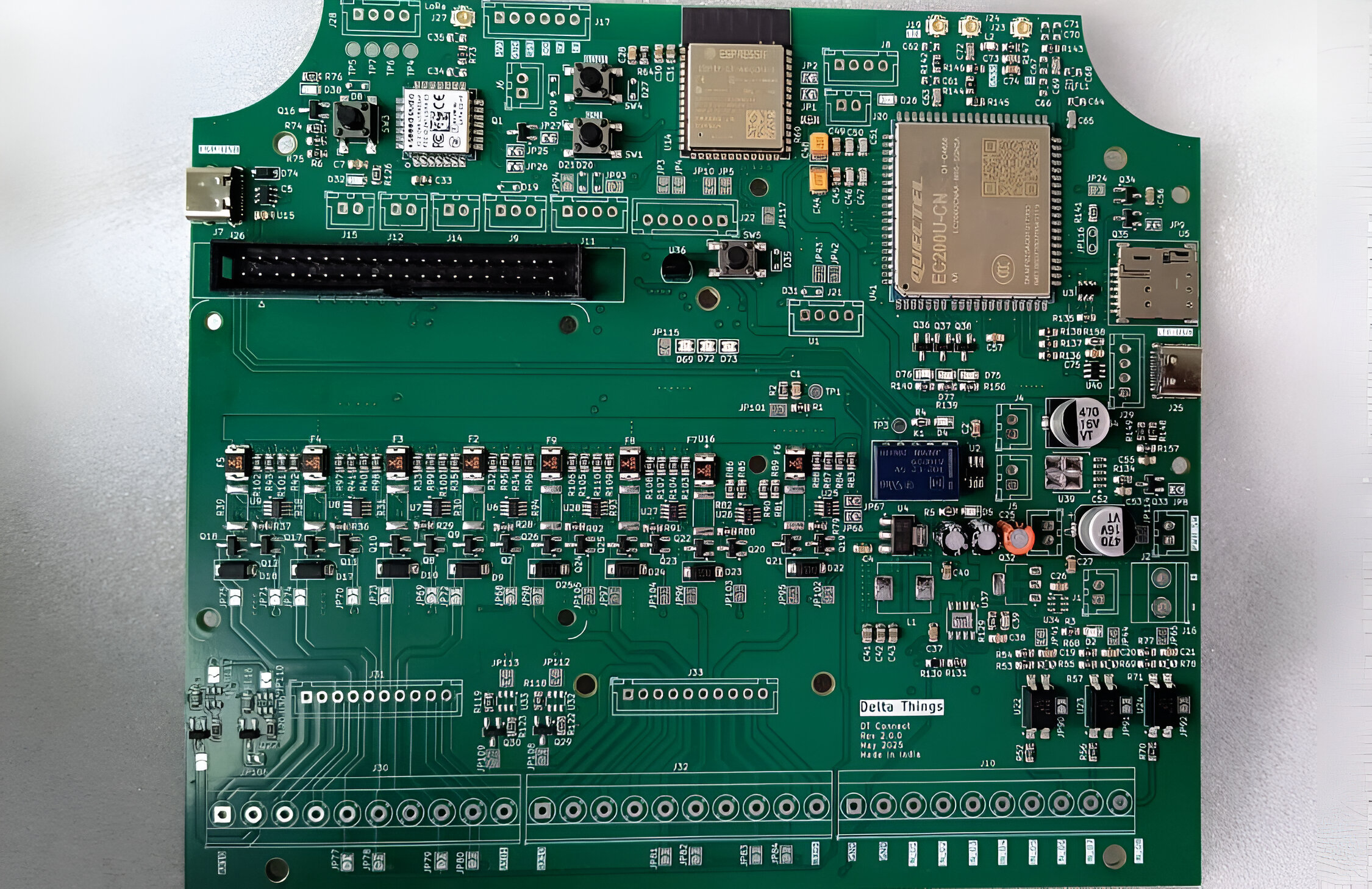 LoRa / BLE / GSM / Wi-Fi Connectivity
